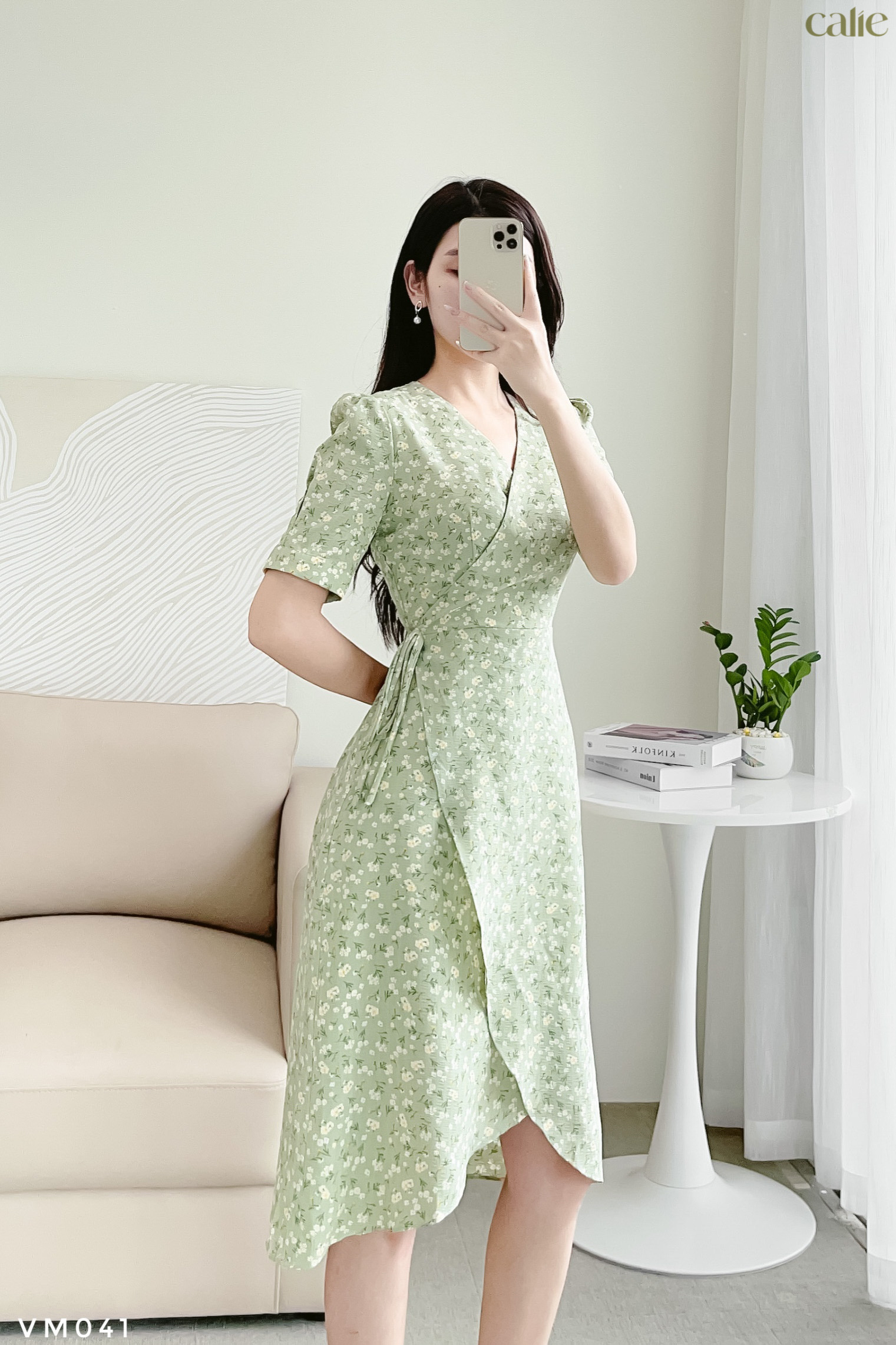 Váy hoa cổ V vạt chéo nữ tính