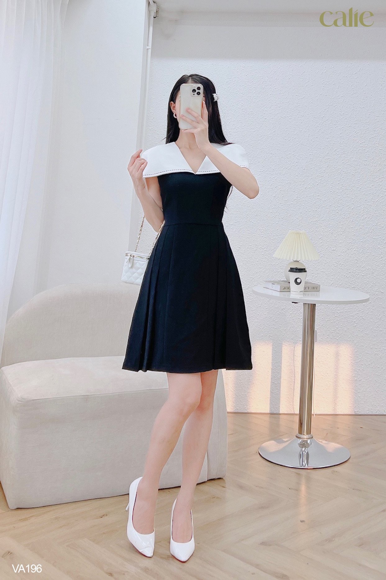 Váy dángA phối cổ tay chờm chiết ly thanh lịch