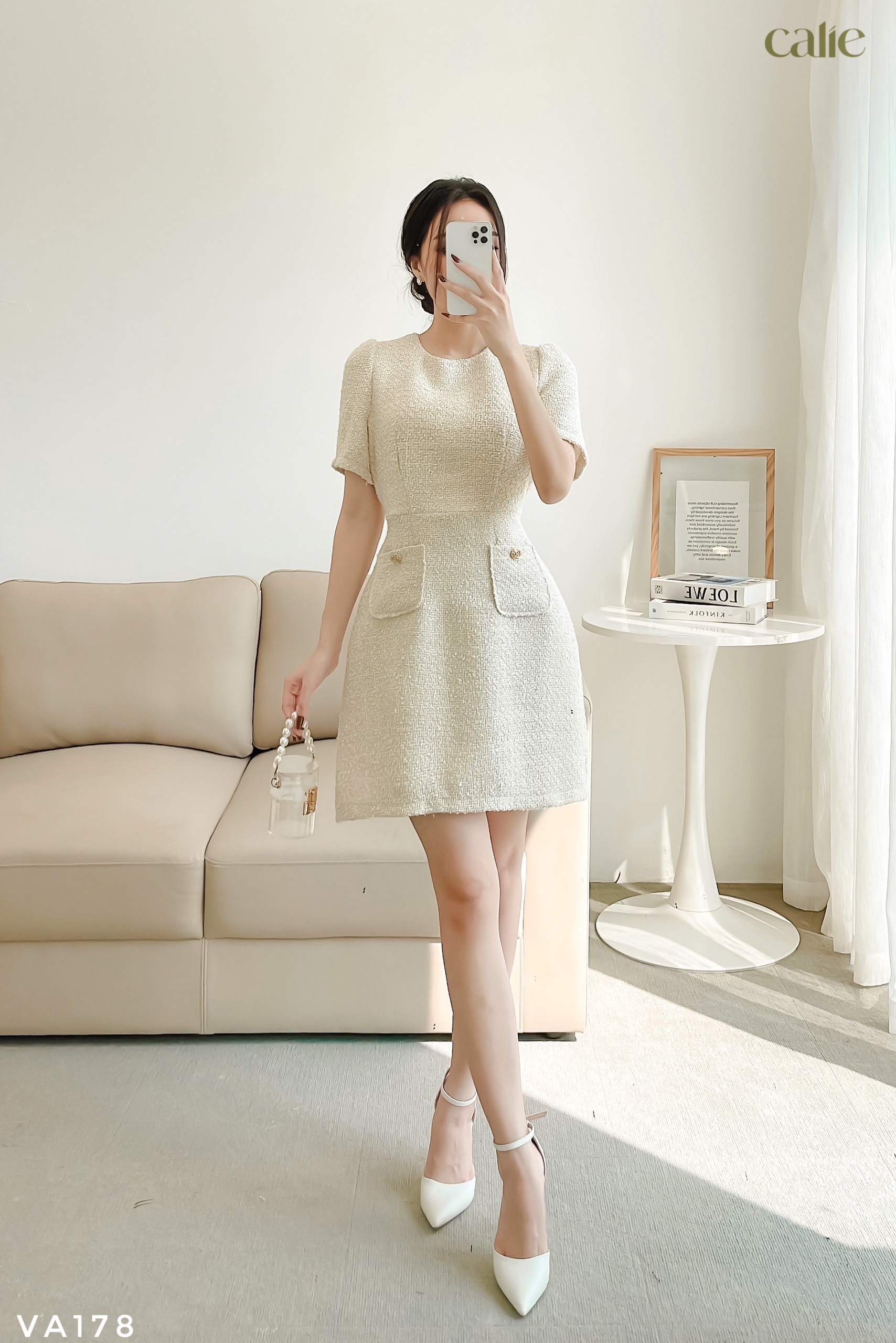 Váy dáng A tay cộc cổ phối ren nữ tính