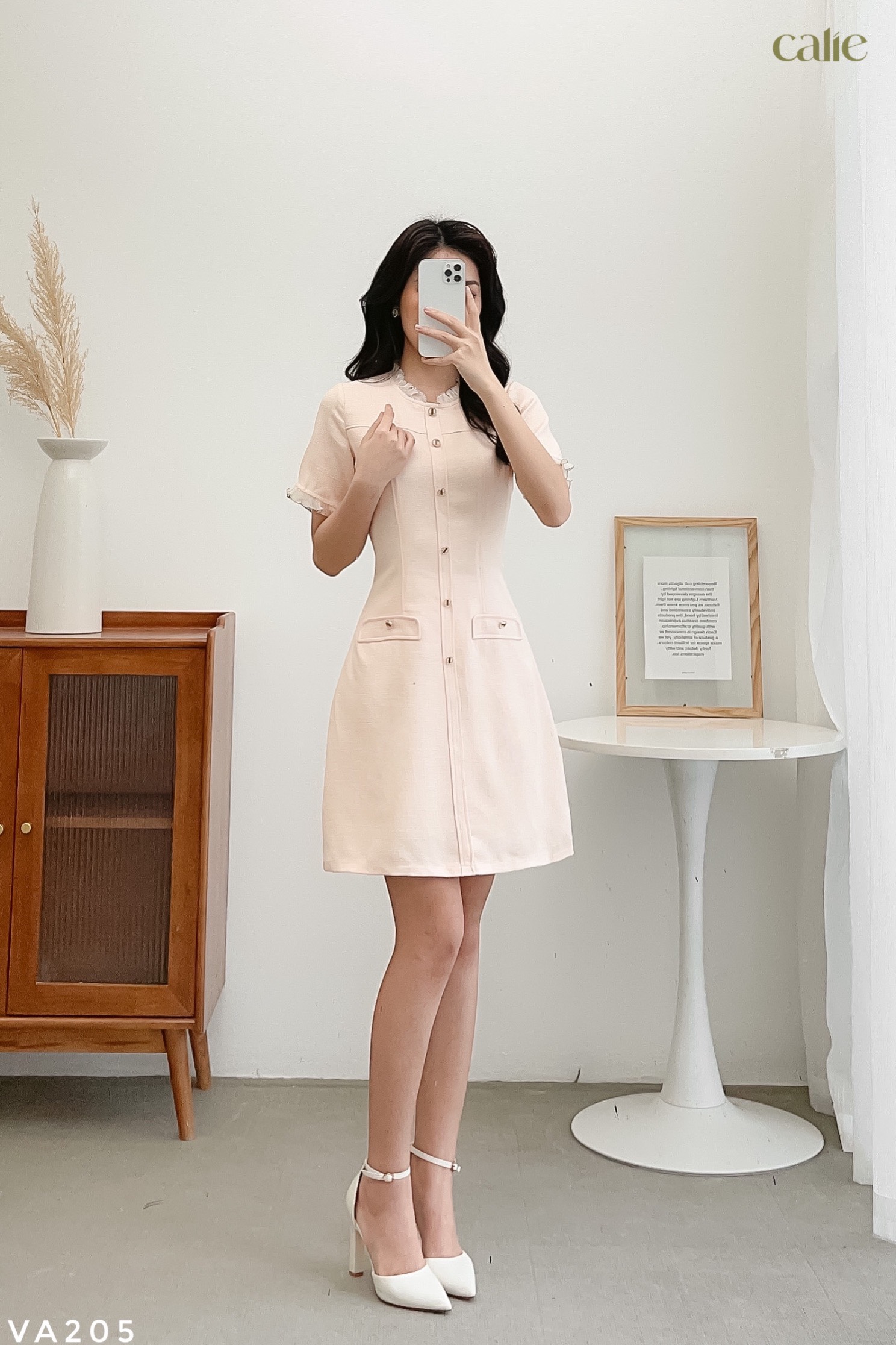 Váy dáng A cổ phối bèo nữ tính