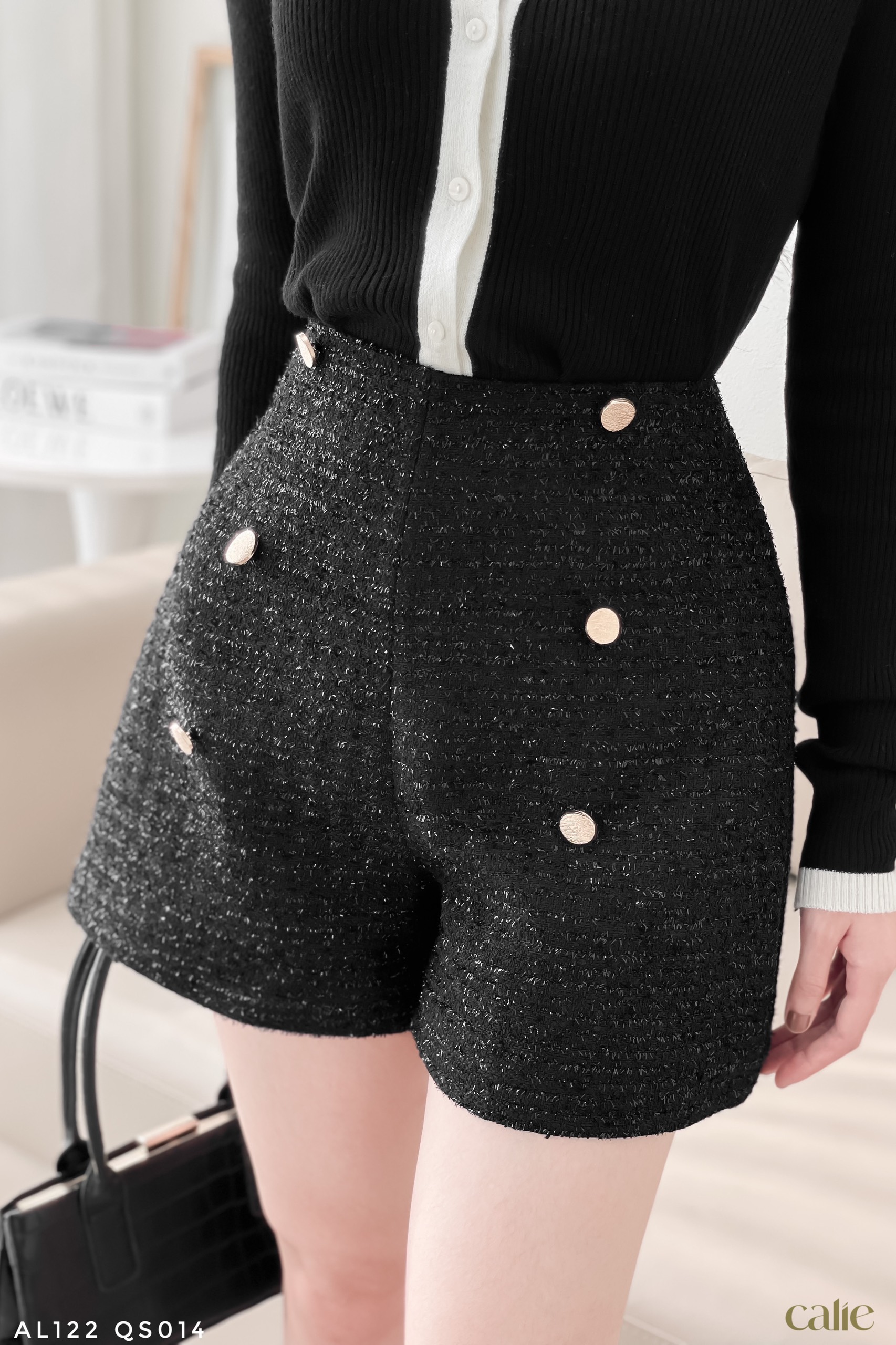 Quần short dạ tweed phối cúc sang chảnh
