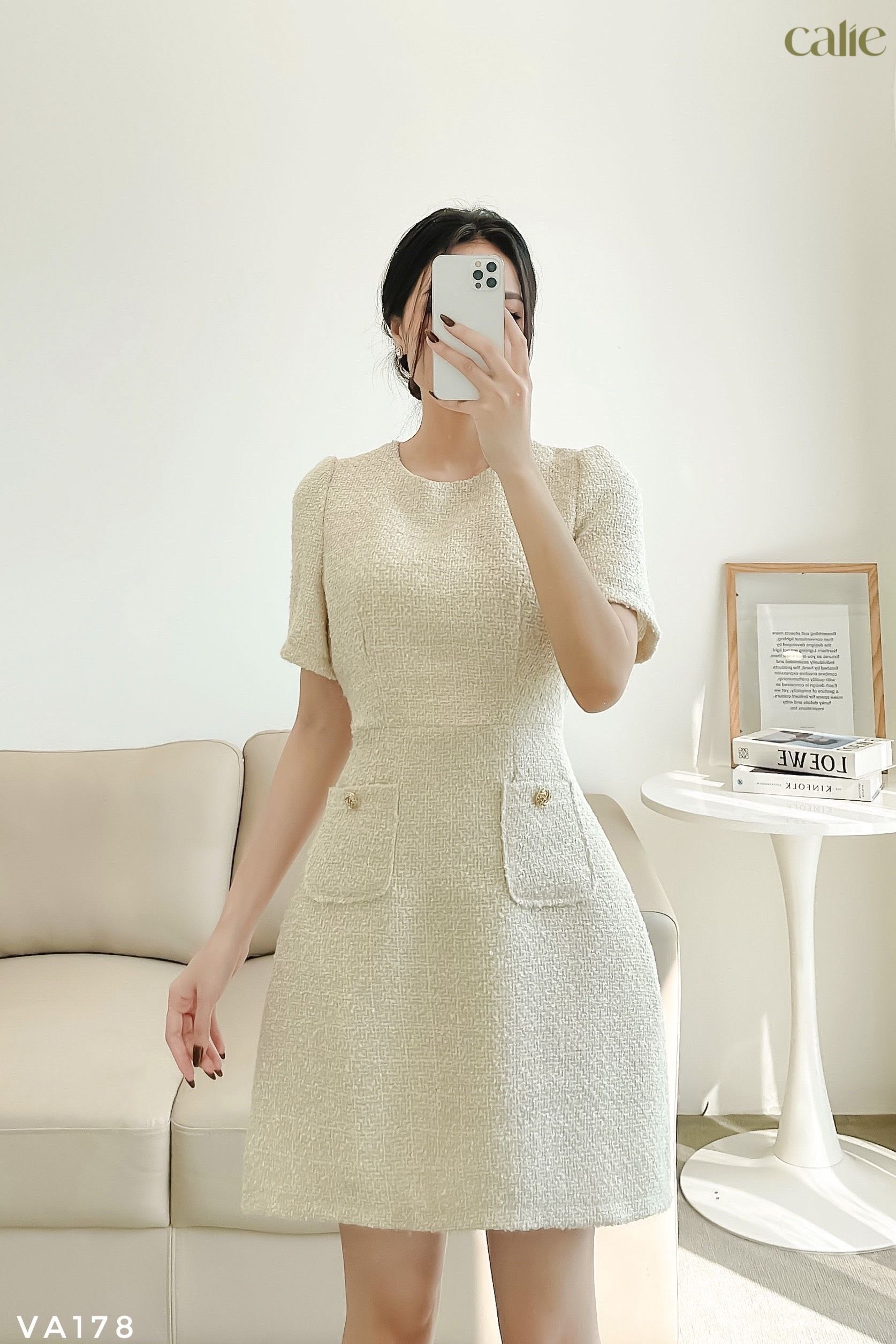 Váy dáng A tay cộc cổ phối ren nữ tính