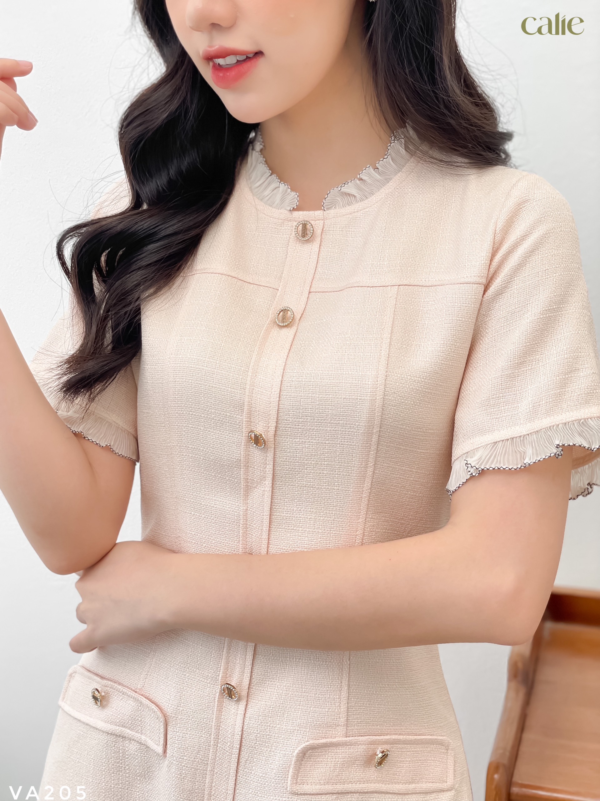 Váy dáng A cổ phối bèo nữ tính
