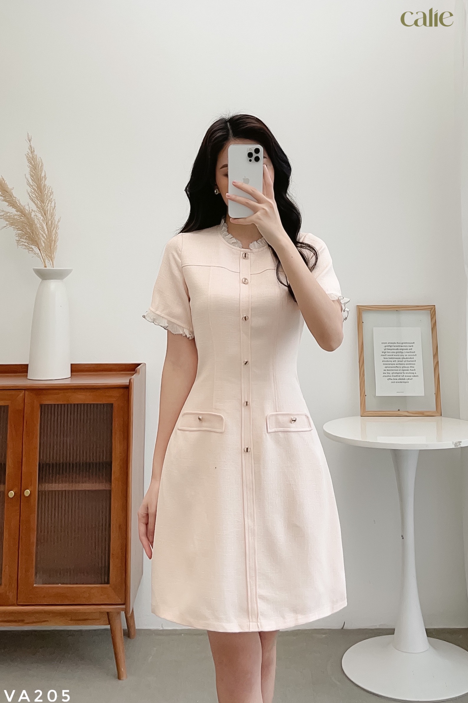 Váy dáng A cổ phối bèo nữ tính