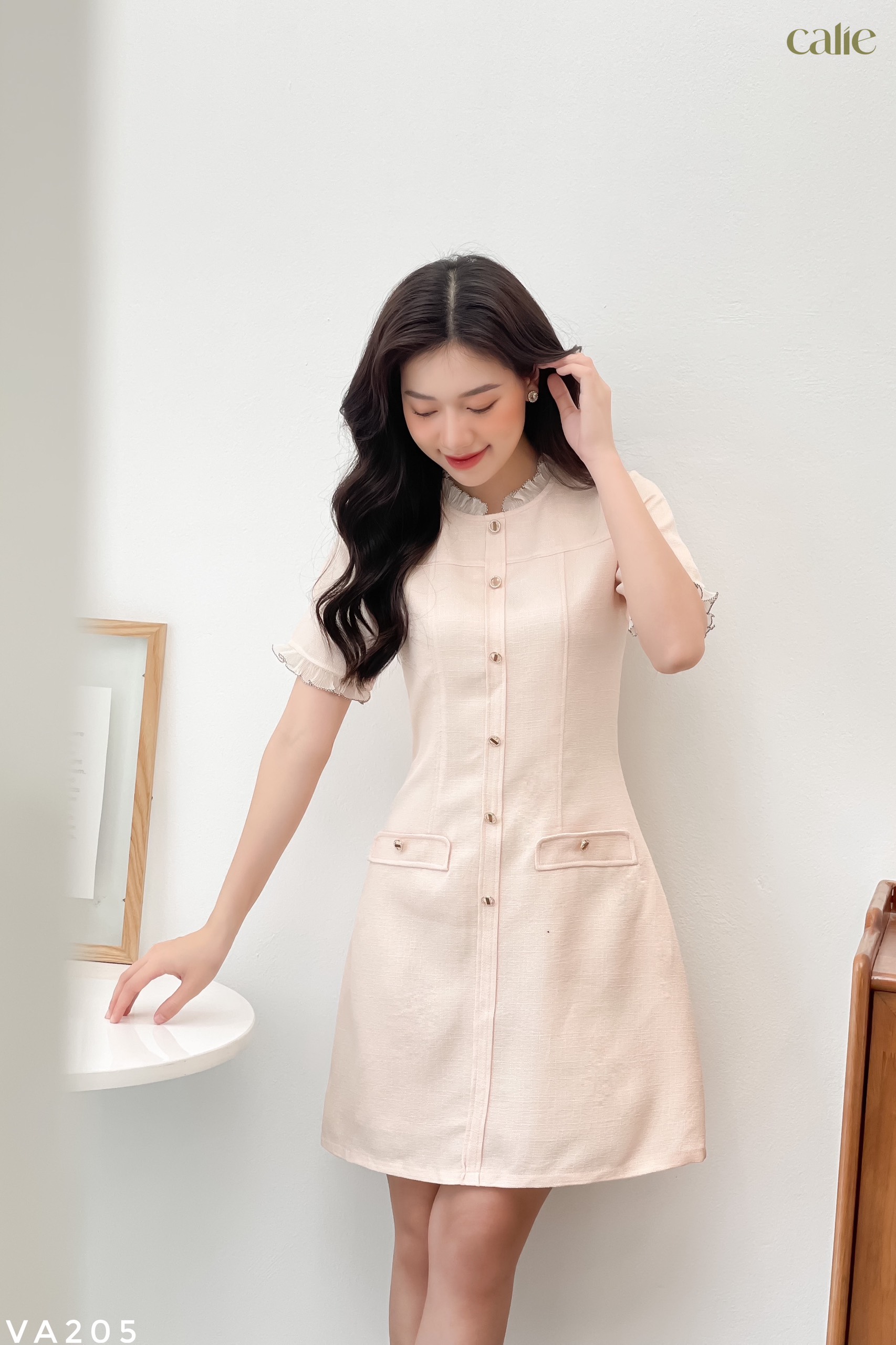 Váy dáng A cổ phối bèo nữ tính