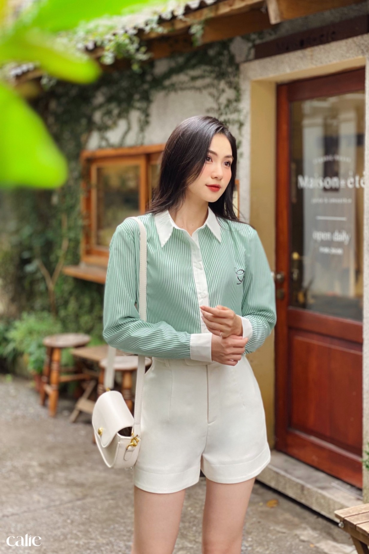 Áo sơ mi kẻ thêu ngực