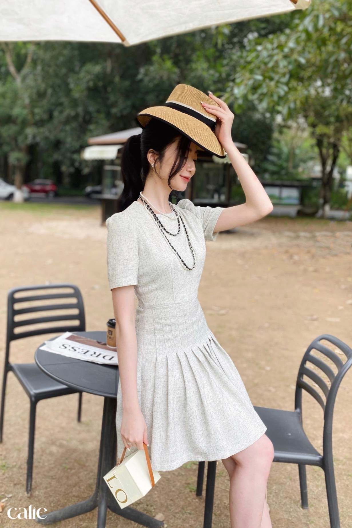 Váy dáng A mini xếp li nhỏ 2 bên sườn tay nhún