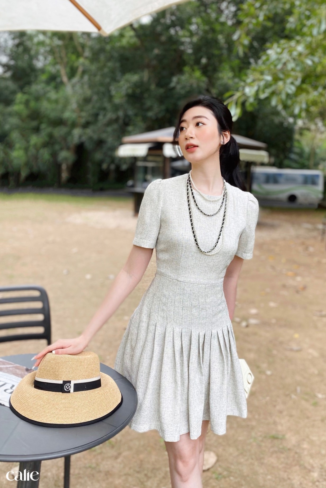 Váy dáng A mini xếp li nhỏ 2 bên sườn tay nhún