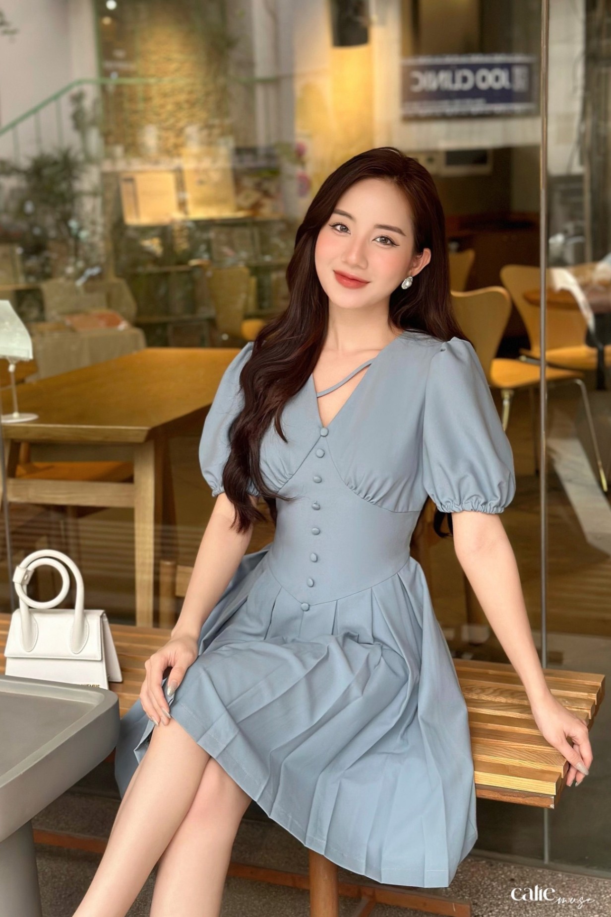 Váy dáng A cúp ngực chân xếp ly tay bồng