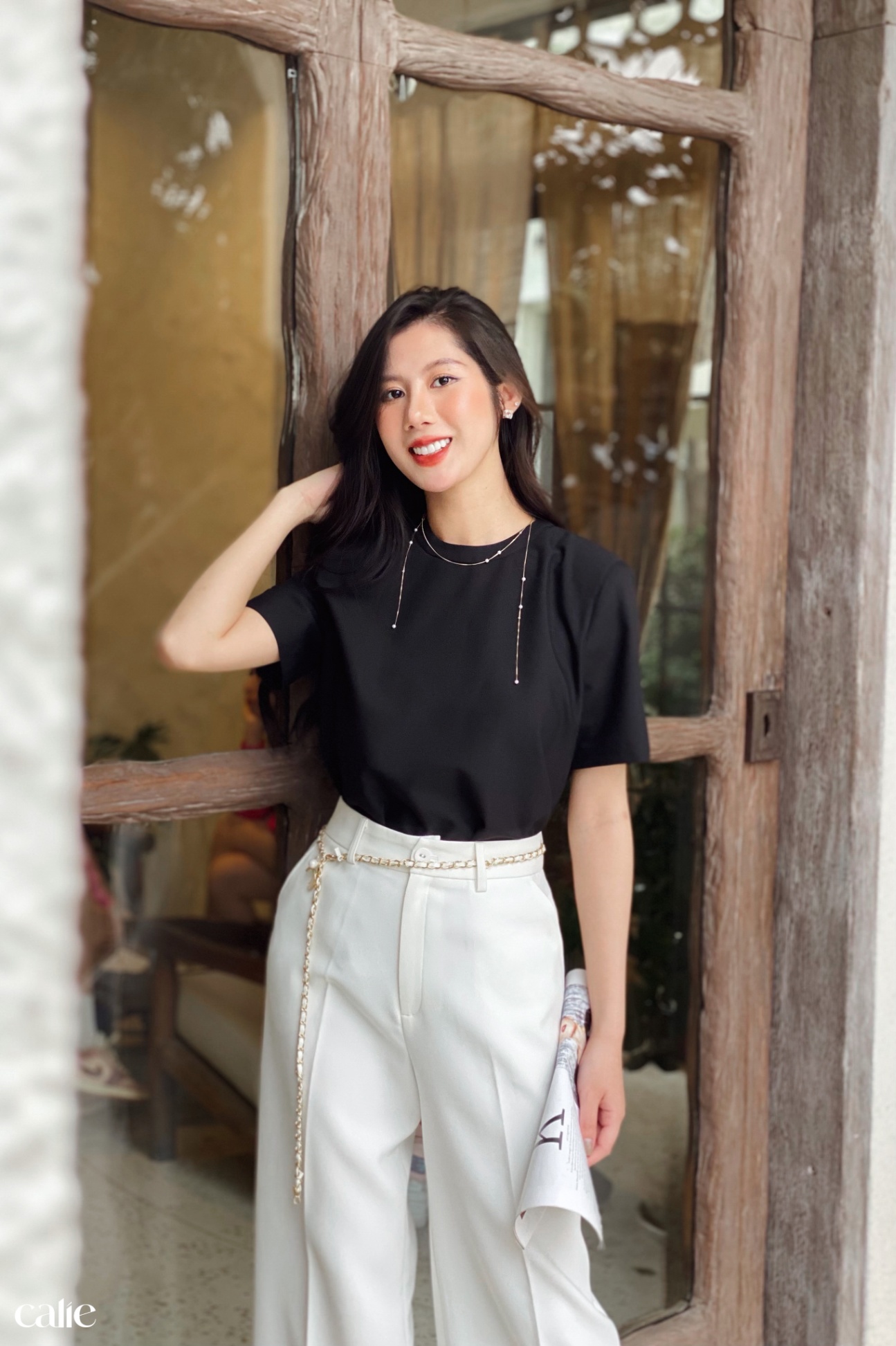 Áo cổ tròn đệm vai dáng suông basic