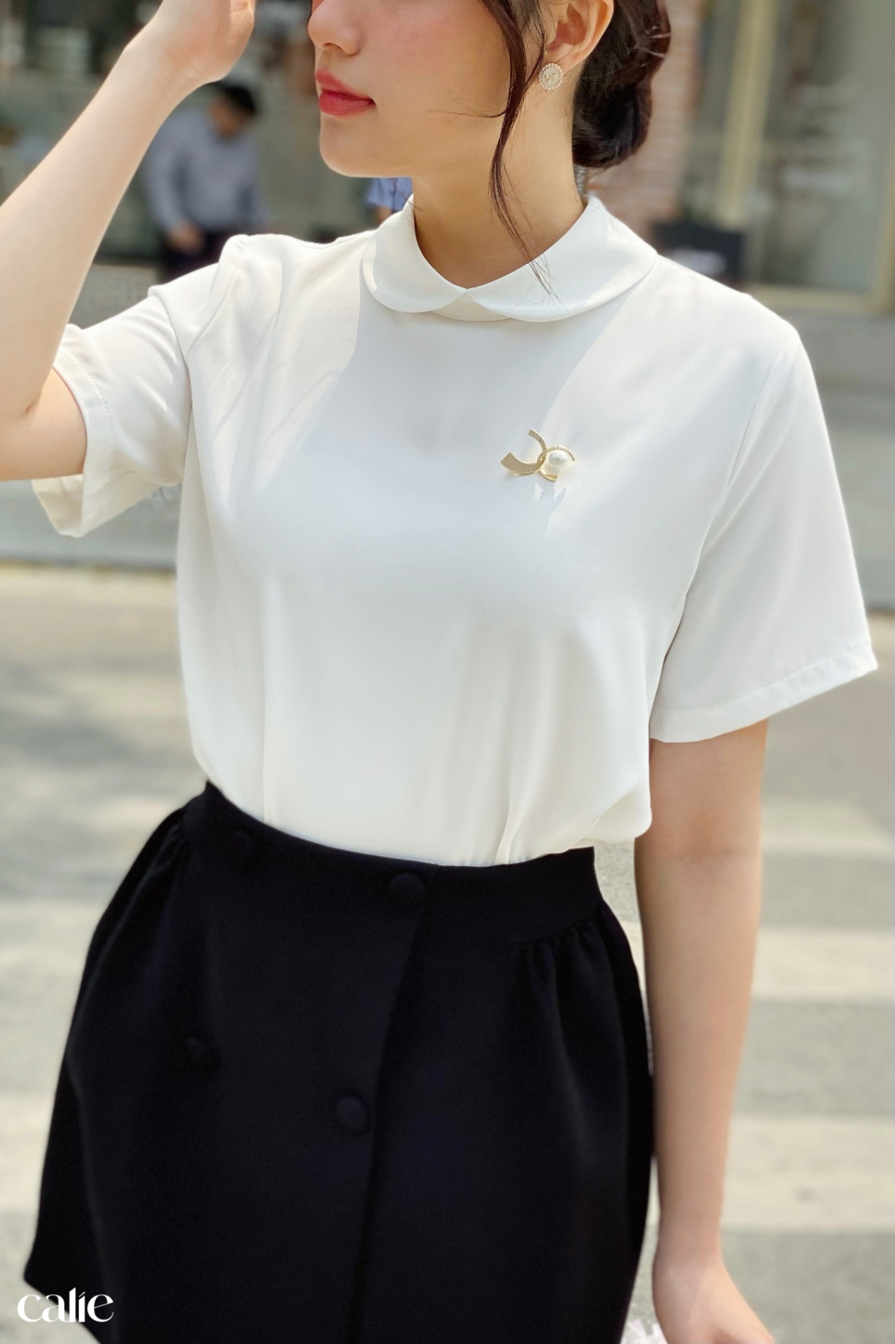Áo sơ mi cổ sen tay cộc