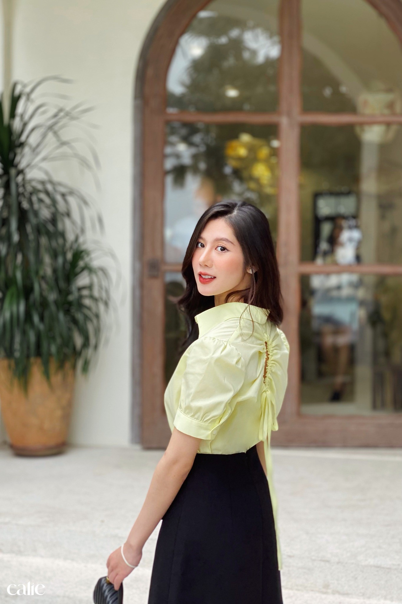 áo sơ mi cổ đức tay ngắn dây rút nhún sau lưng