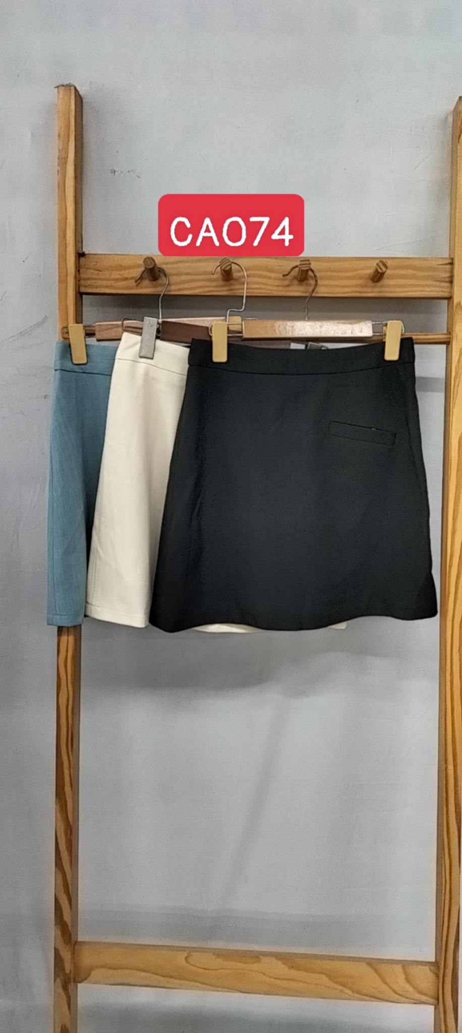 Chân váy dáng A bổ cơi chéo