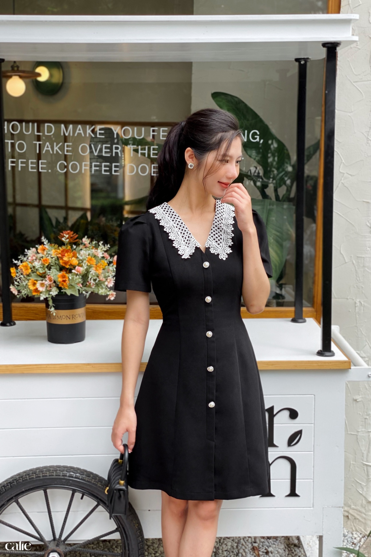 Váy dáng A 7 mảnh phối cổ ren