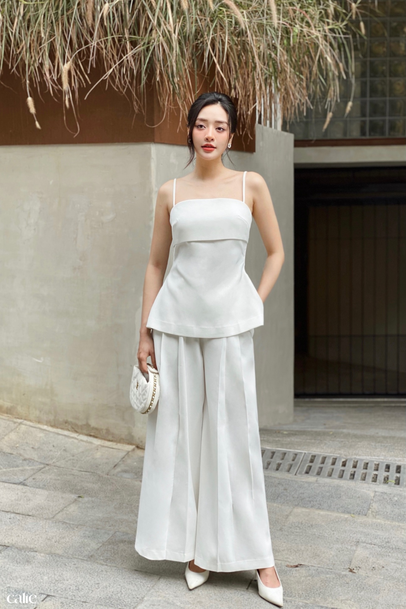 Áo 2 dây đáp ngực lượn sườn