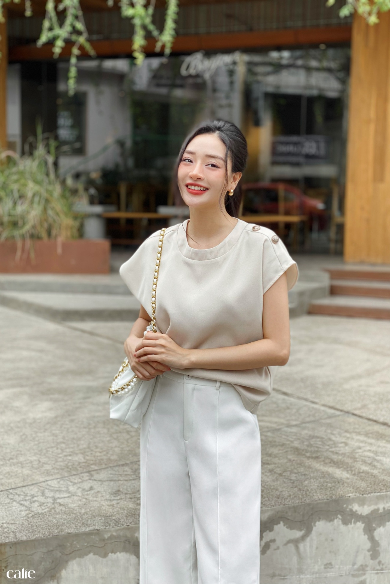 áo cổ tròn tay chờm đính khuy vai