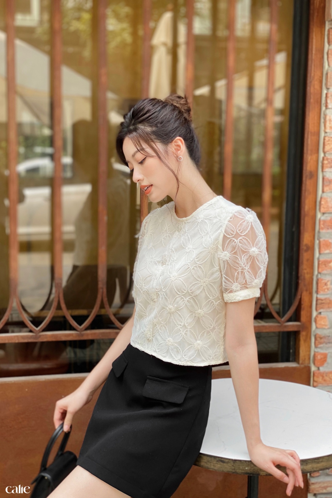 Áo croptop ren tay bồng