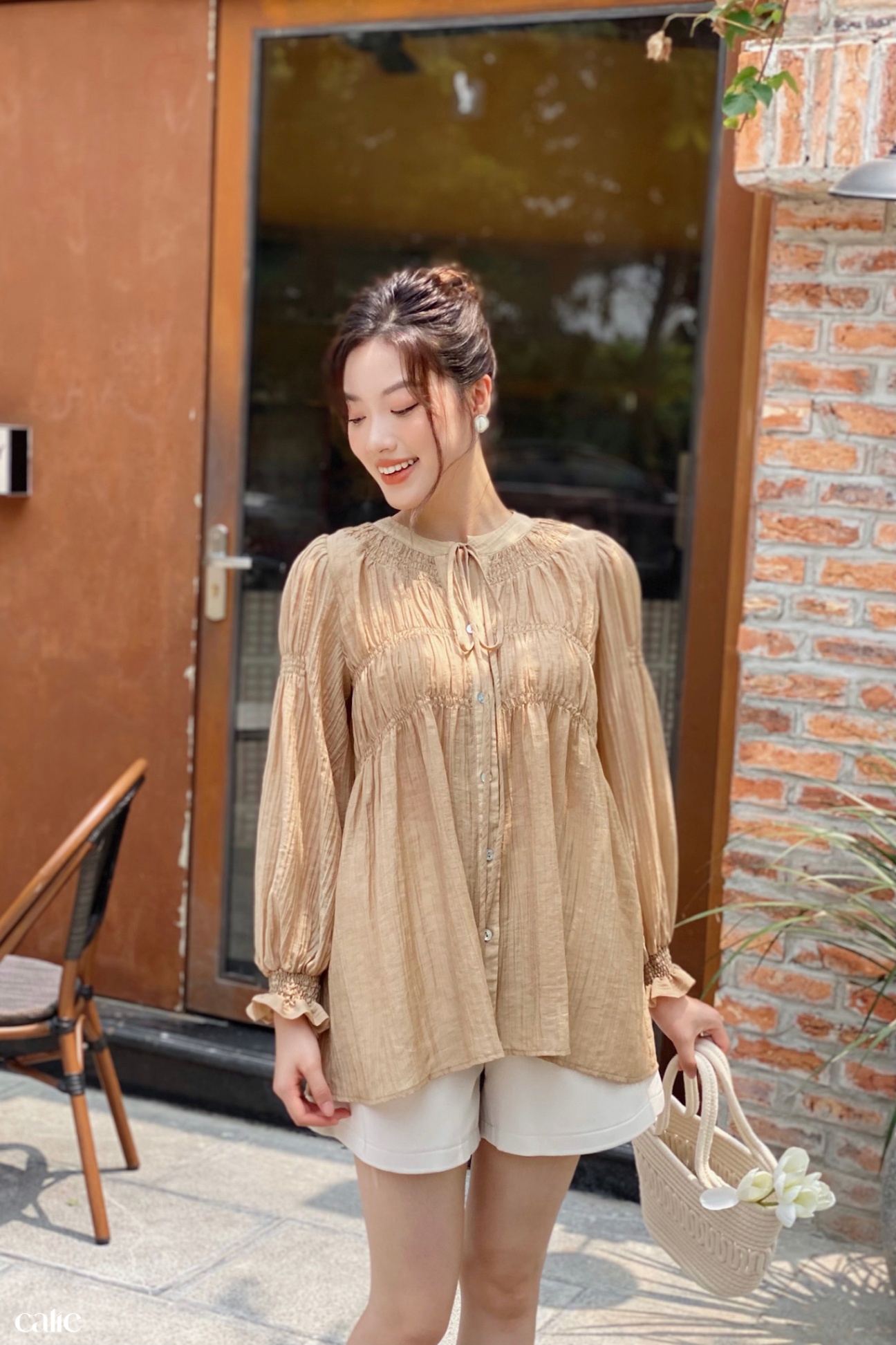 áo sơ mi diễu chỉ chun thân trước