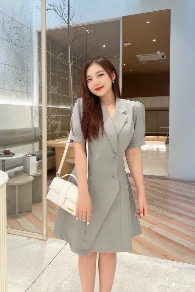Váy dáng A cổ vest vạt lệch đính cúc