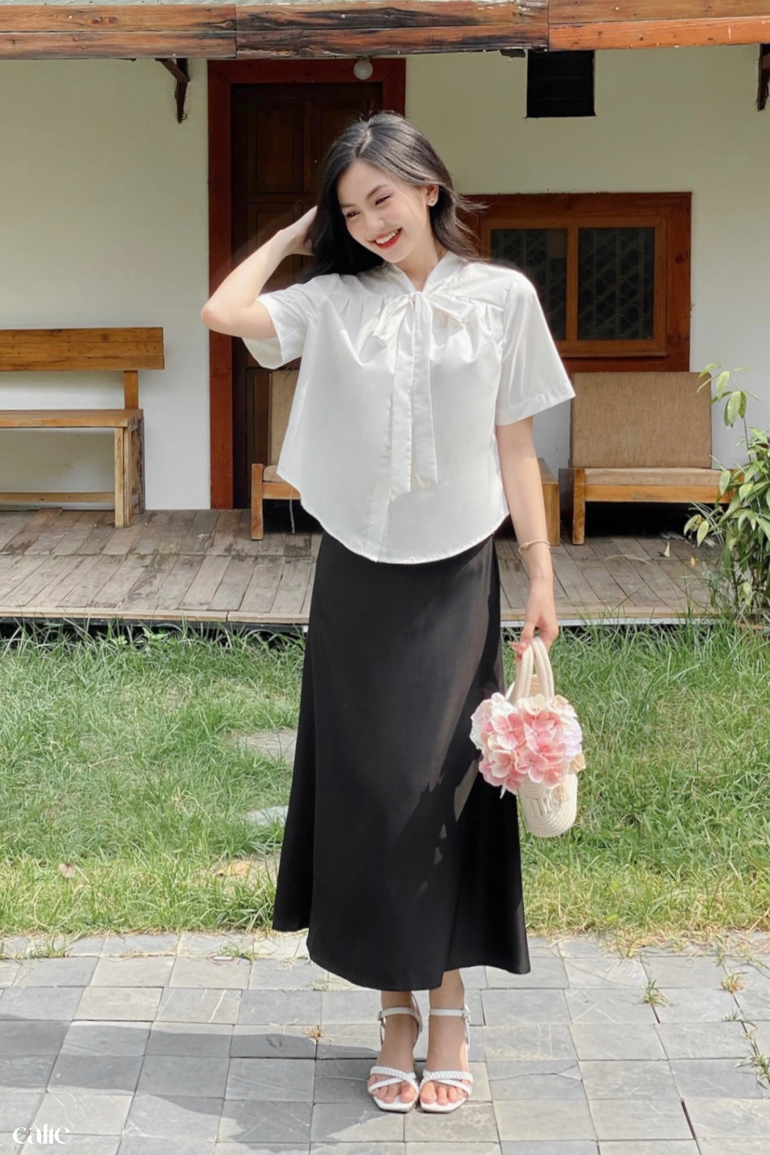 Áo sơ mi dáng lửng cổ buộc nơ