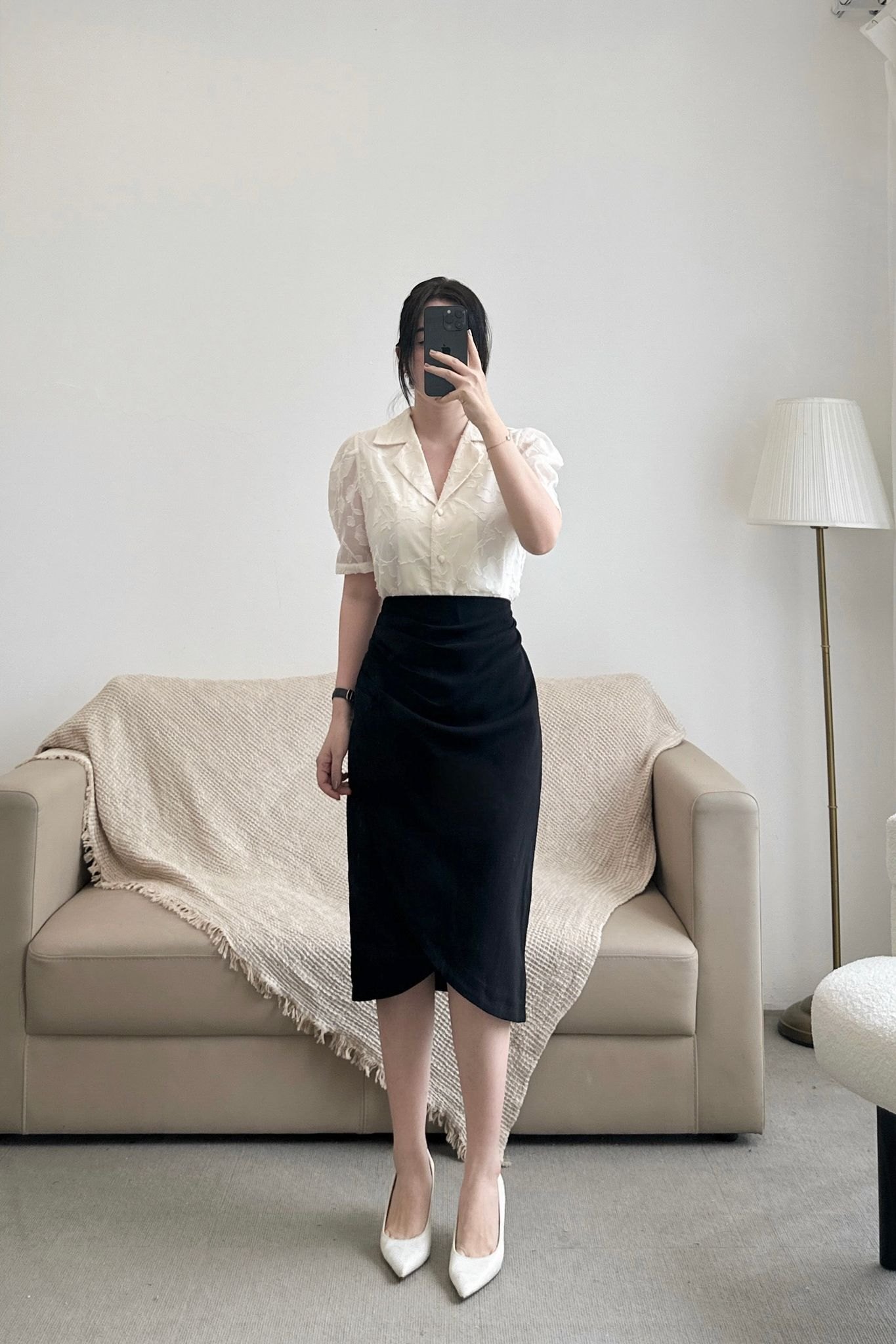 Áo dáng suông cổ vest tay bồng