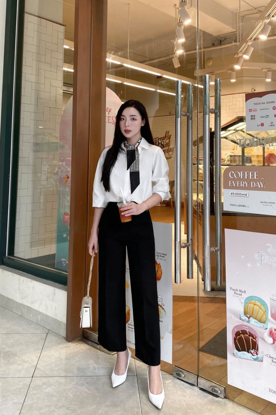 Quần ống đứng đính cá cạp