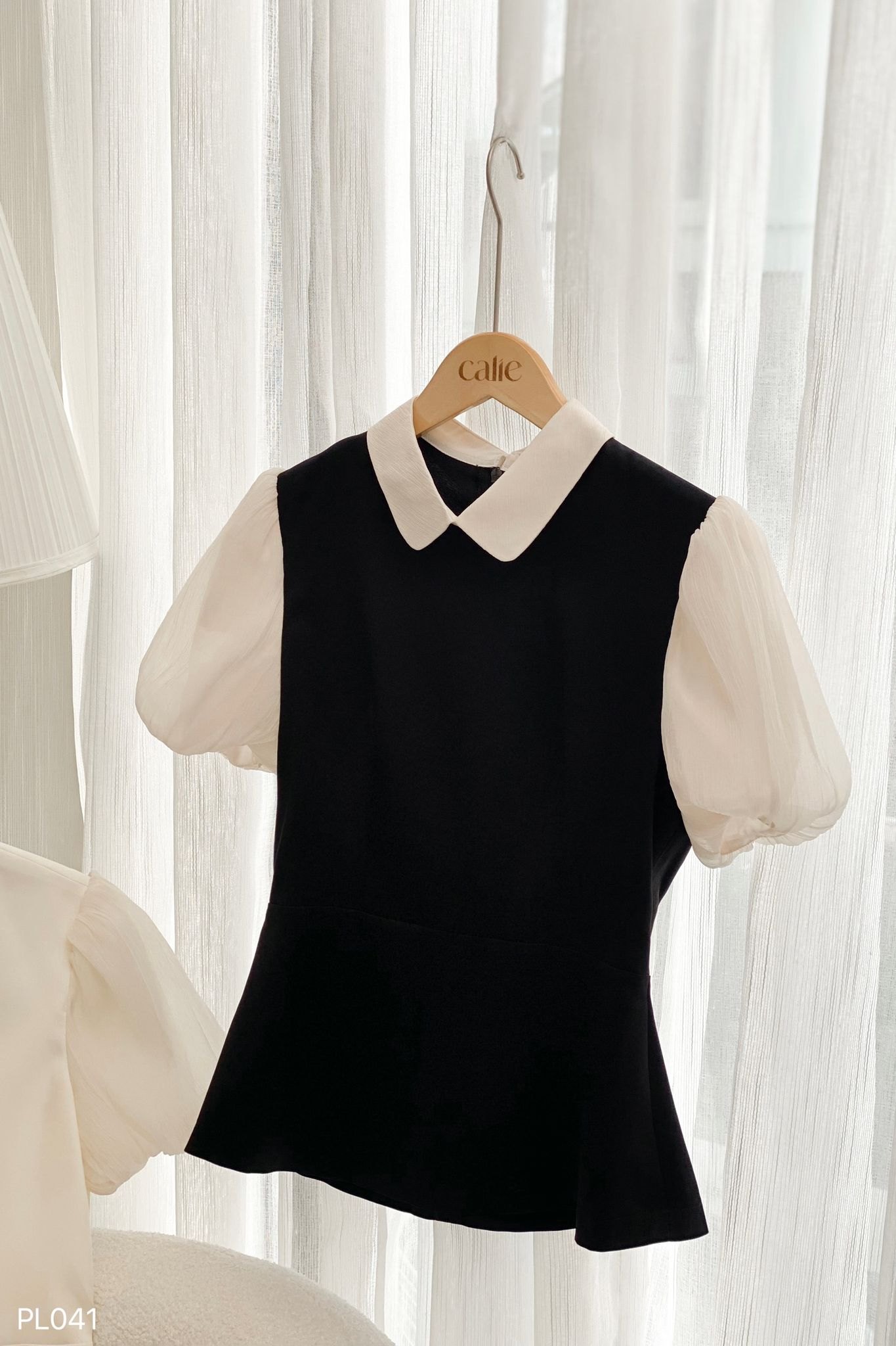 Áo peplum phối cổ sen tay bồng