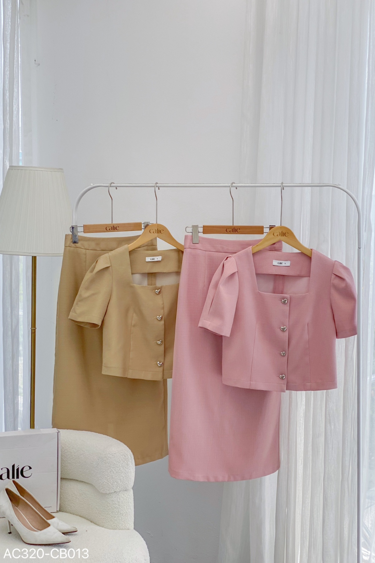 Áo croptop cổ vuông tay bồng