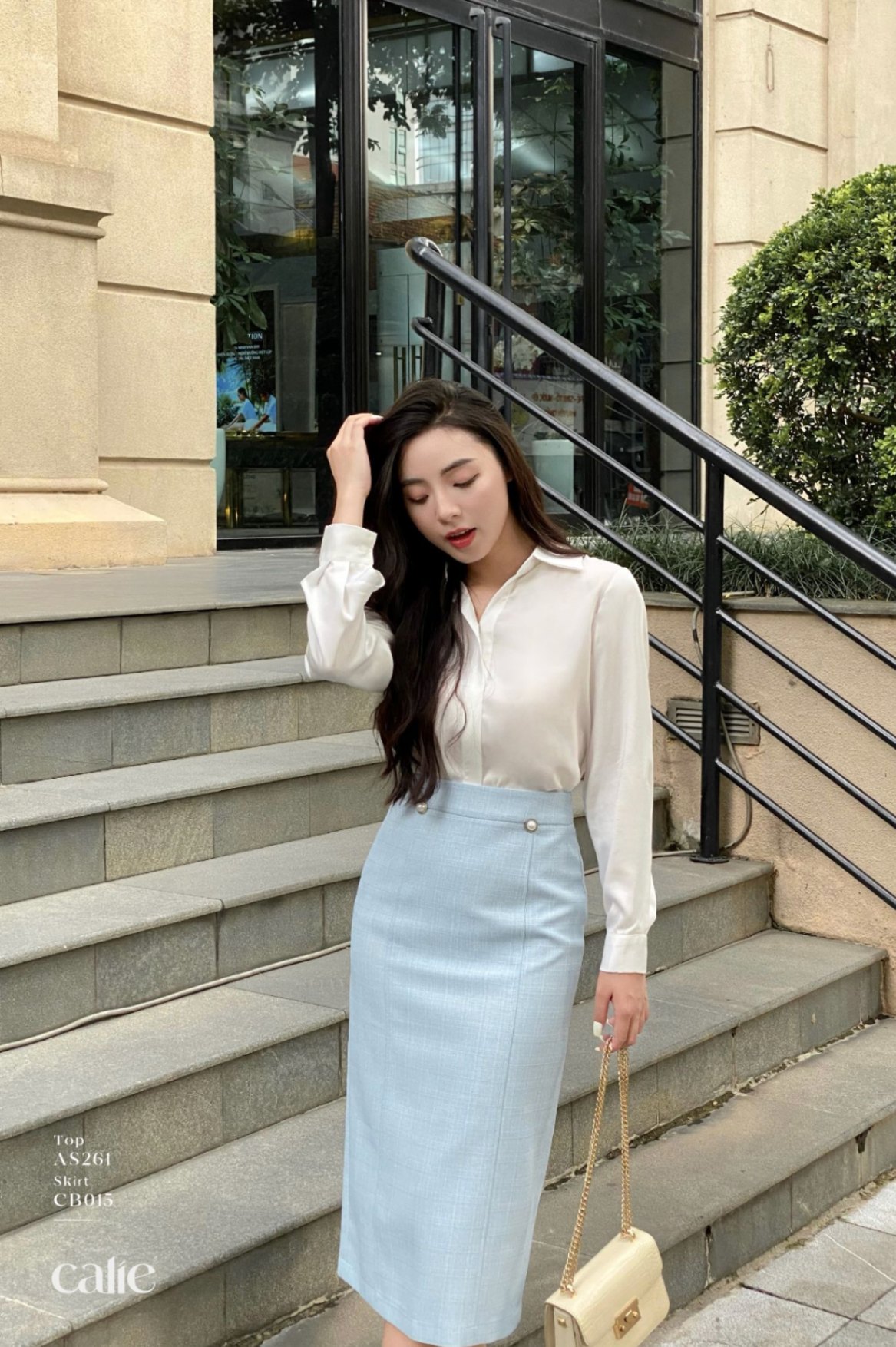 Chân váy bút chì đính cúc cạp