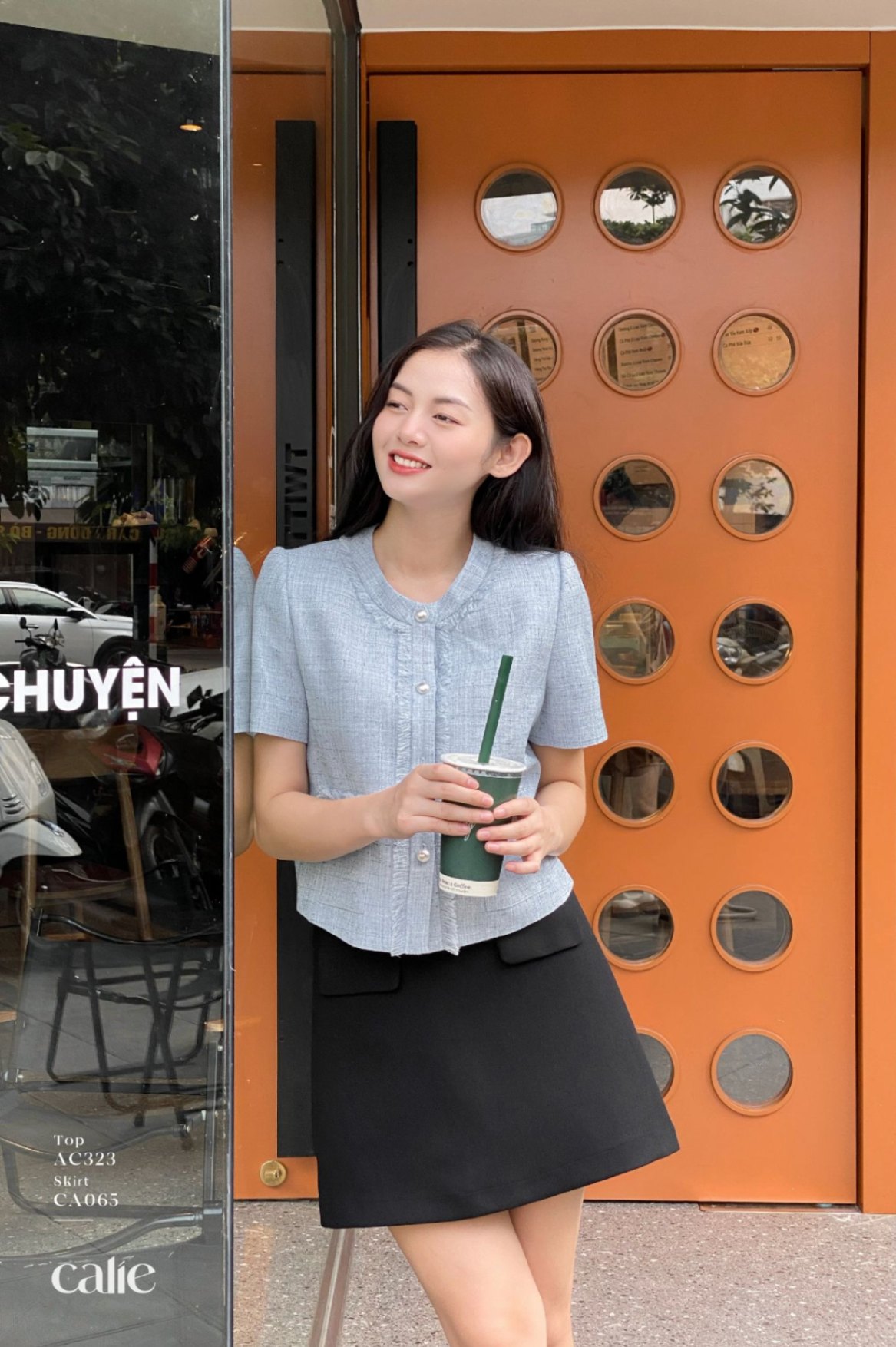 Áo cách điệu cổ tròn phối tua rua