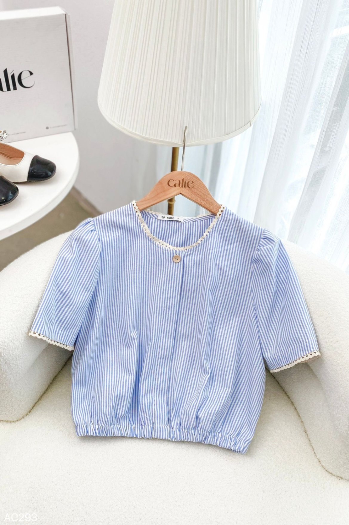 Áo croptop phối ren chun gấu