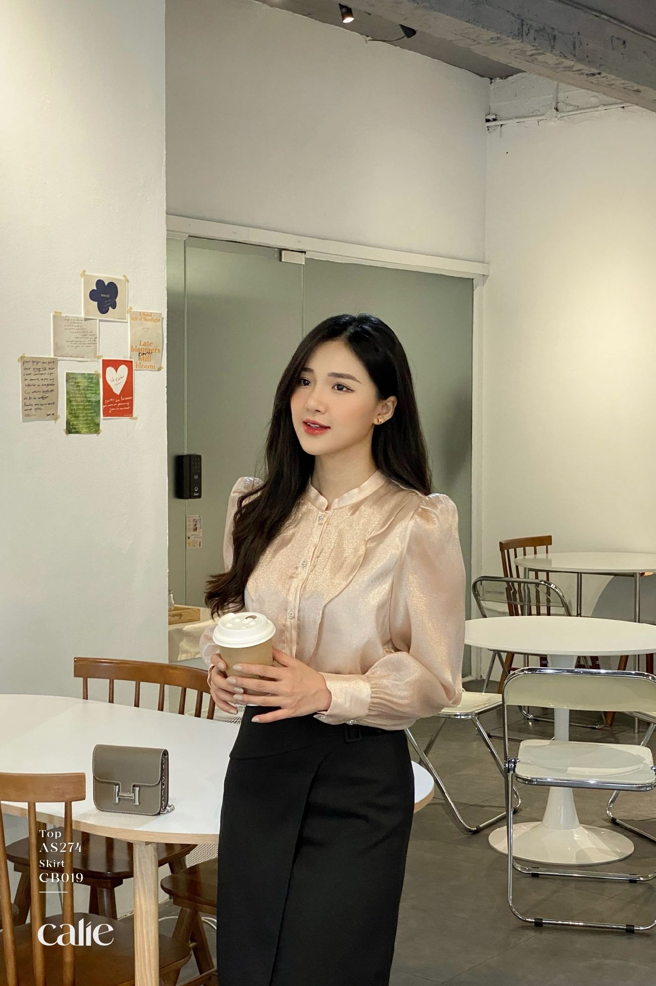Áo sơ mi cổ tàu phối đáp ngực