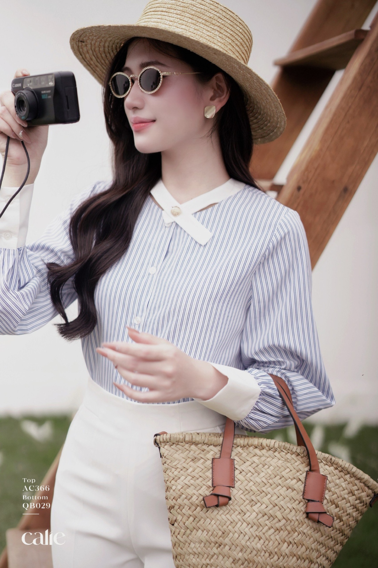 Áo cổ cách điệu phối măngsec