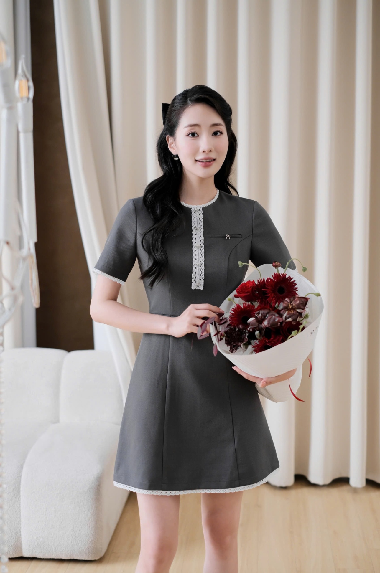 Đầm dáng A tay ngắn phối dây ren