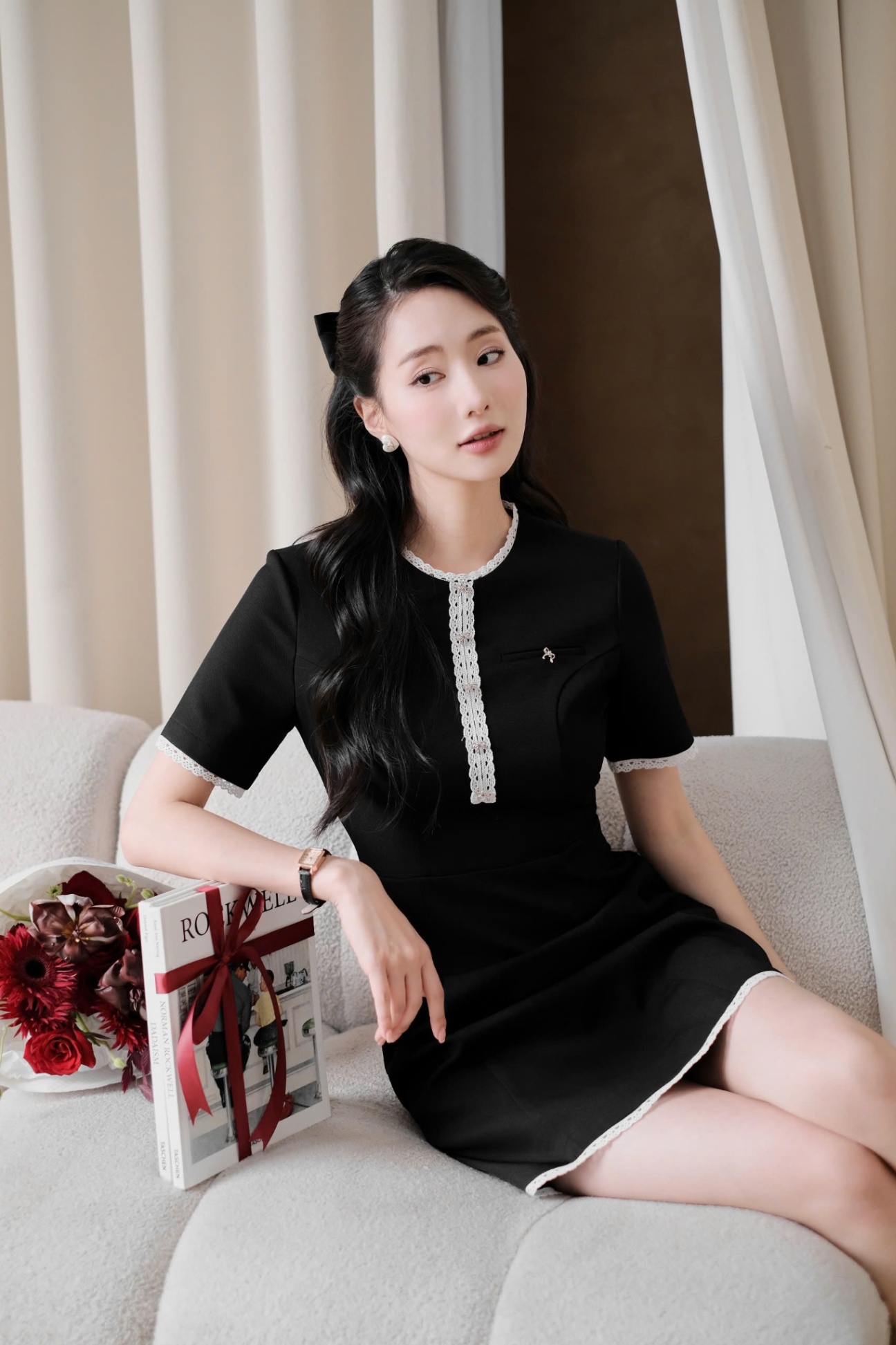 Đầm dáng A tay ngắn phối dây ren