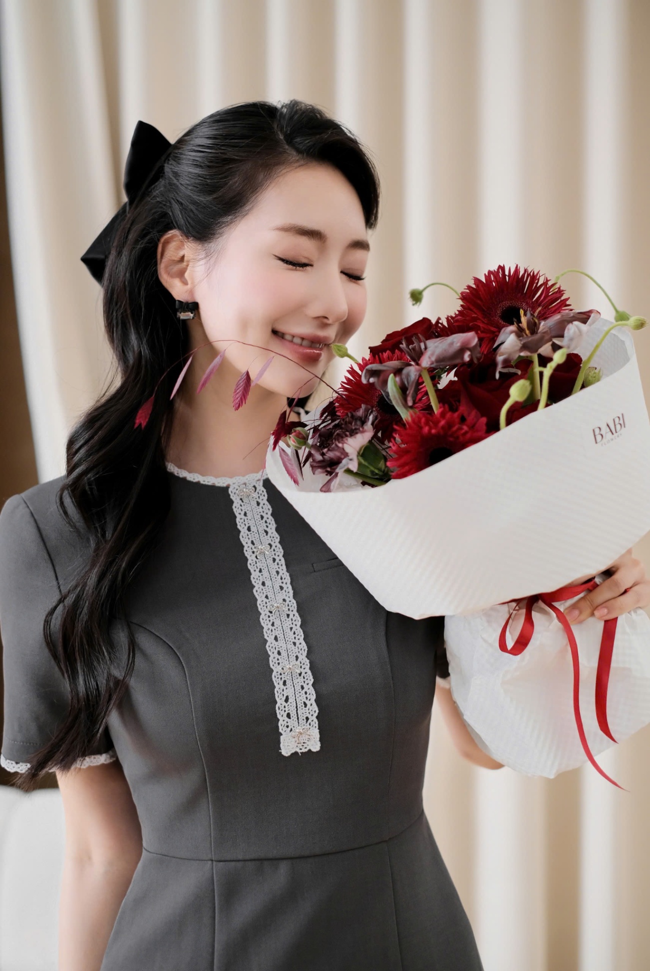 Đầm dáng A tay ngắn phối dây ren