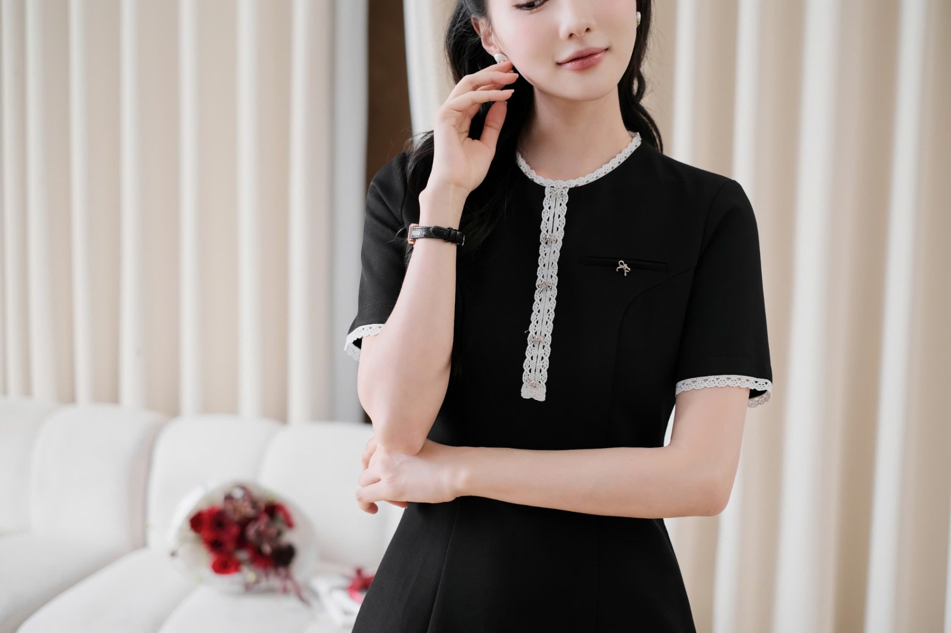 Đầm dáng A tay ngắn phối dây ren