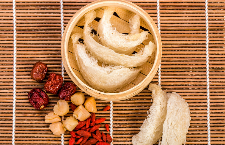 yến