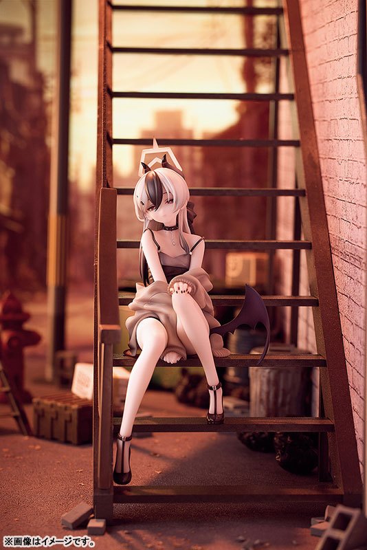 Mô Hình Kayoko Memorial Lobby Ver - Blue Archive 1/7 Scale Figure Chính Hãng (Solarain)