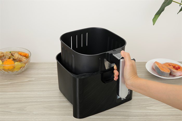 NỒI CHIÊN KHÔNG DẦU SHARP KF-AF55EV-BK 5.5 LÍT
