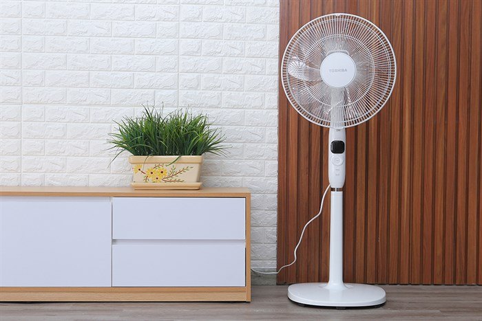 Quạt đứng Toshiba F-LSD10(W)VN