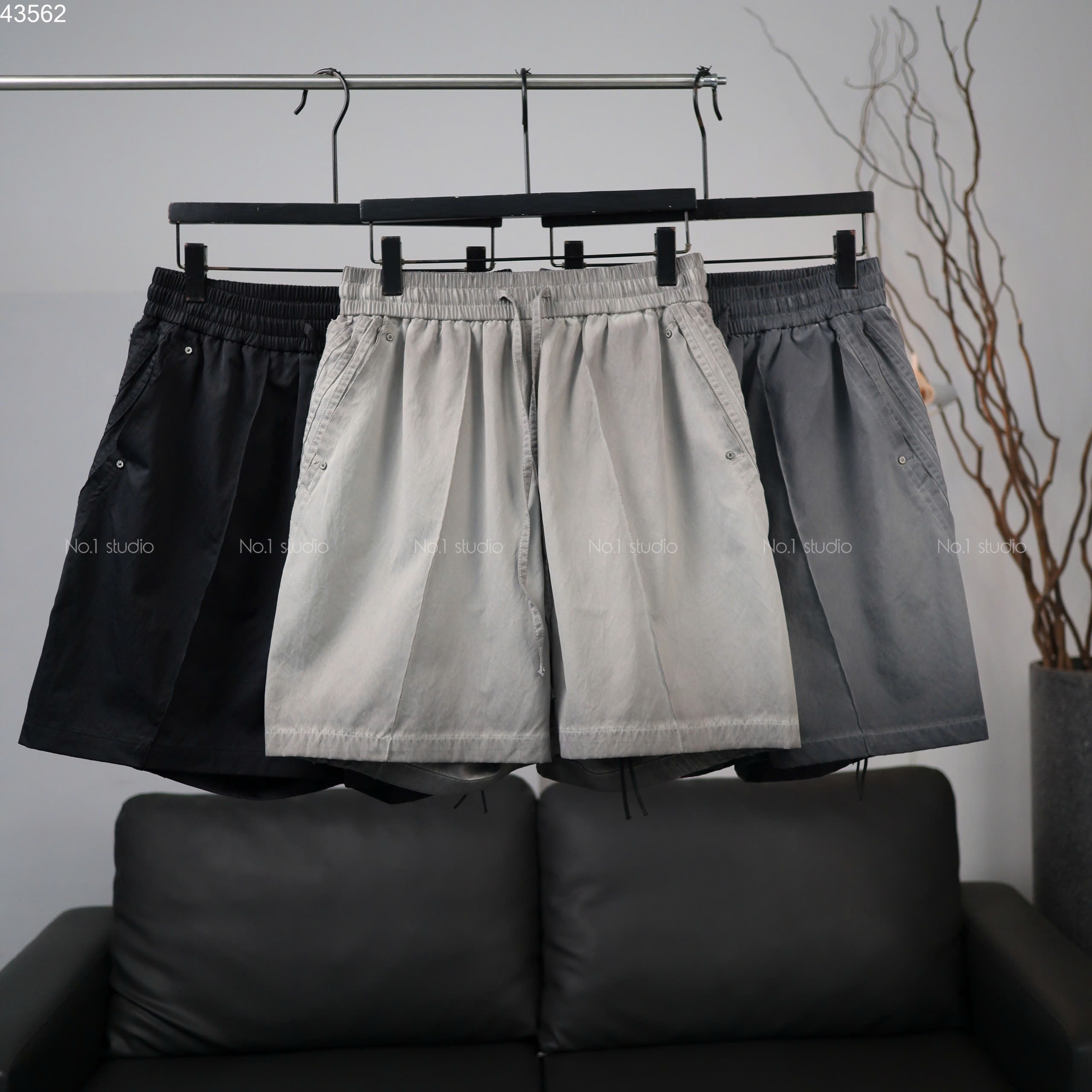 Short gió No.1 3 sọc hông BH7070