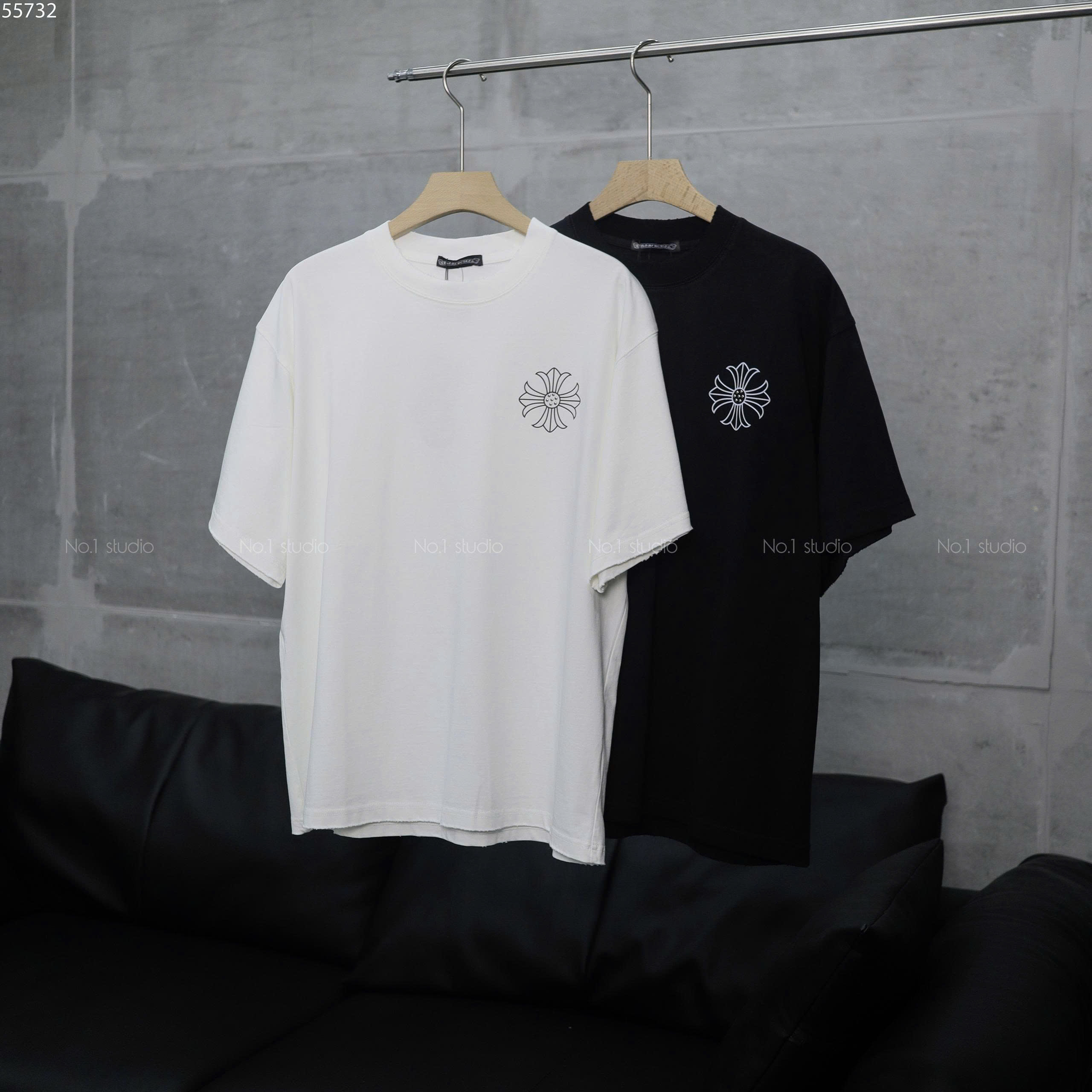 Tee No.1 CH logo nổi K183