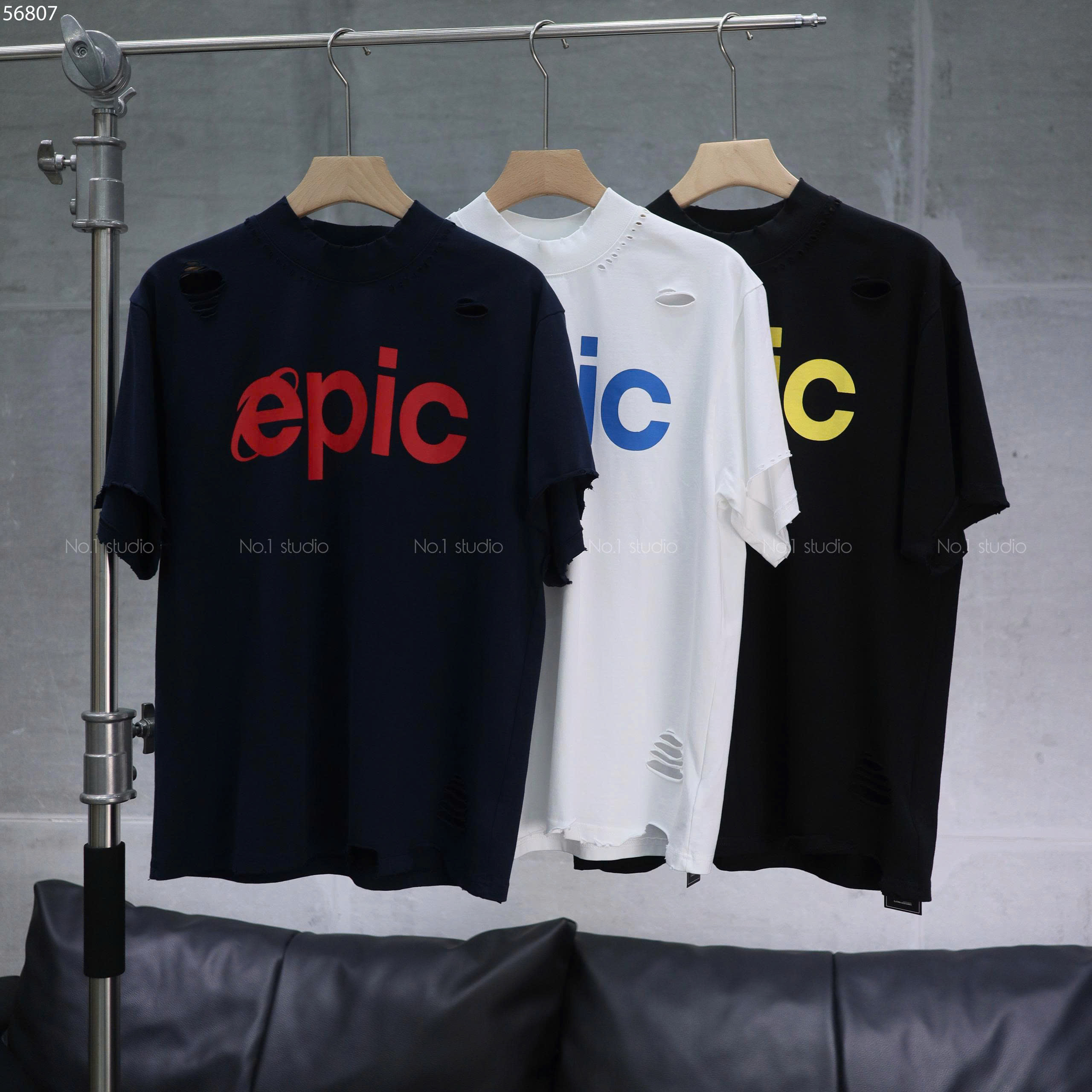 Tee No.1 Epic rách cổ CL6643
