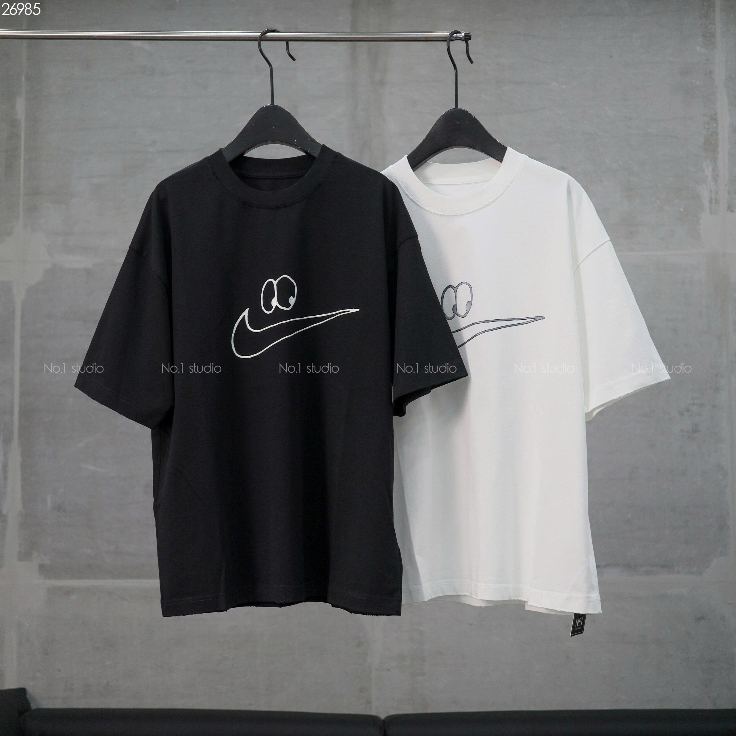 Tee No.1 Eye Nike AL2620