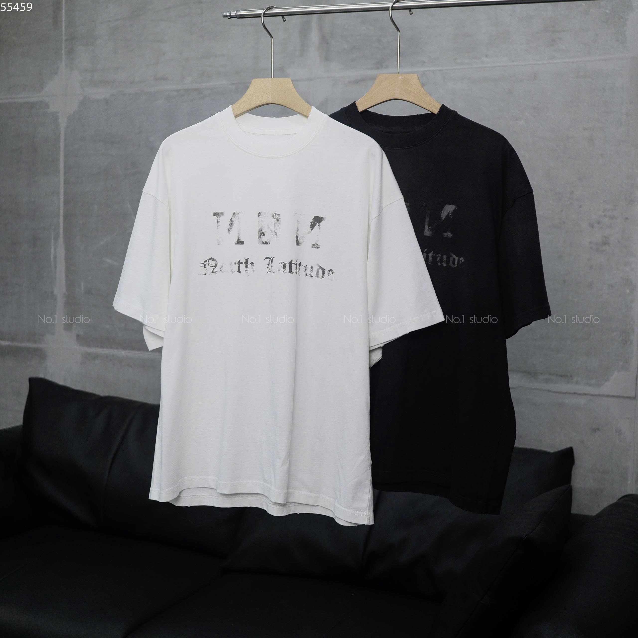 Tee No.1 chữ ngực mờ N67520