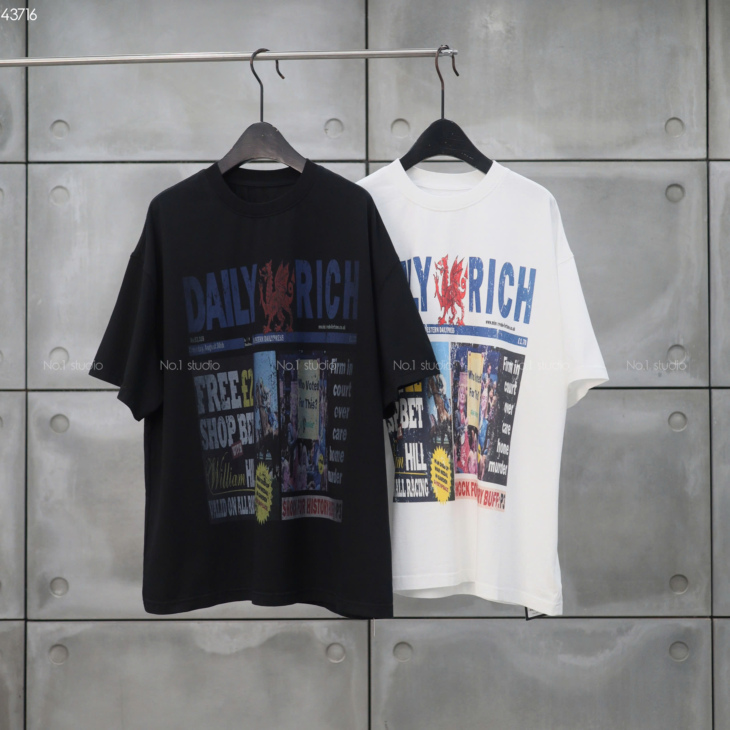 Tee No.1 hình ngực DAILY RICH TK6032