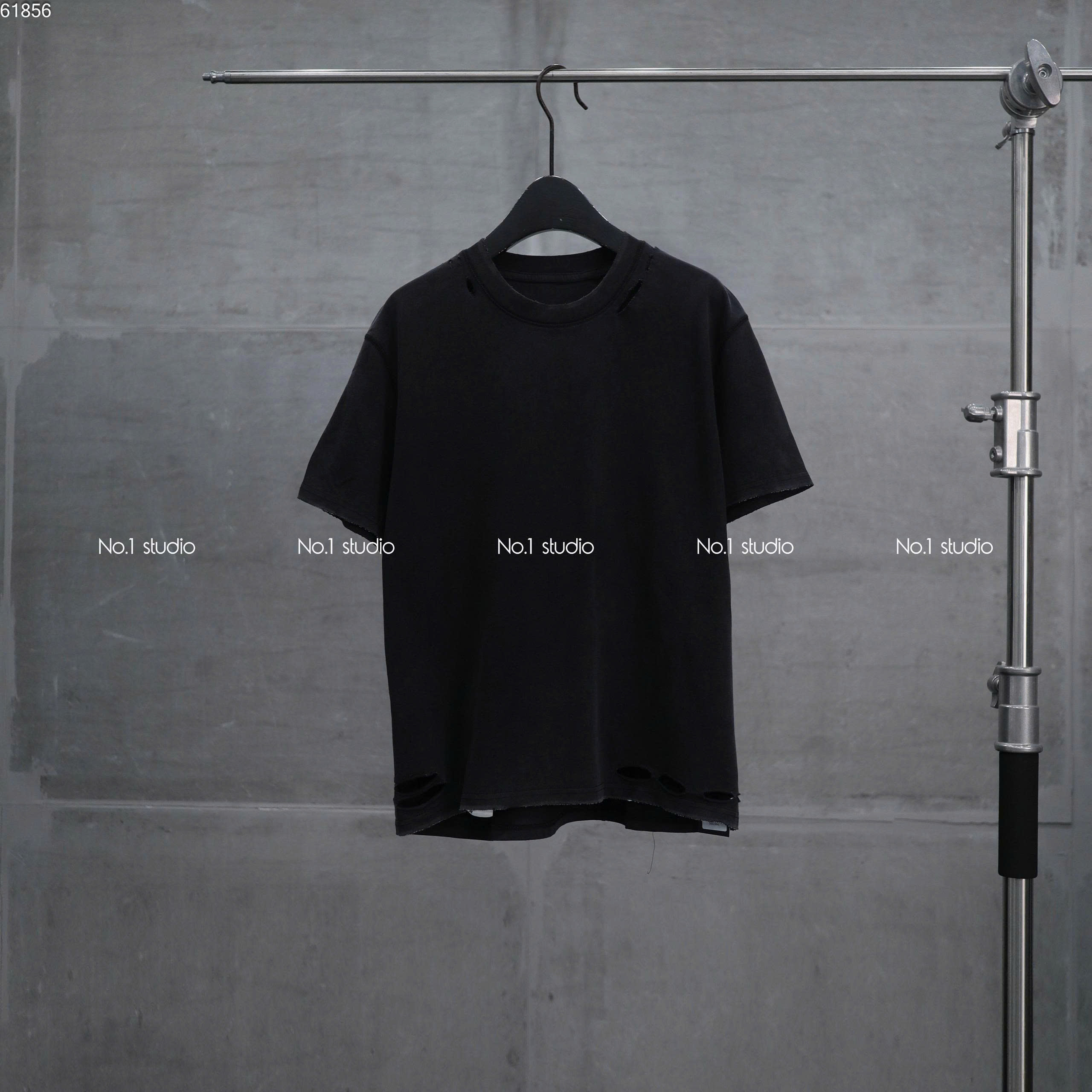 Tee No.1 rách cổ CL6640