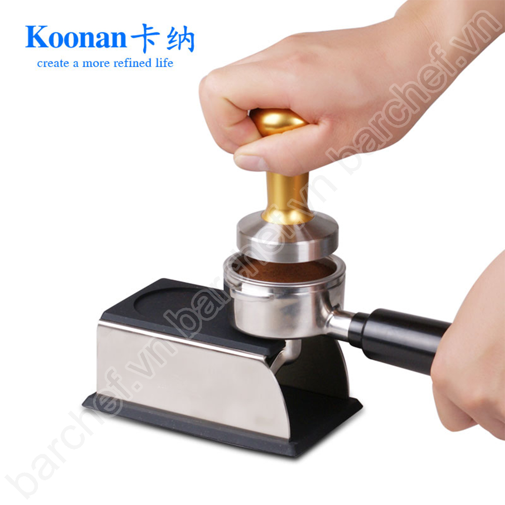 Đế lót Tamper Koonan (KN0401), khung inox, mặt cao su đen