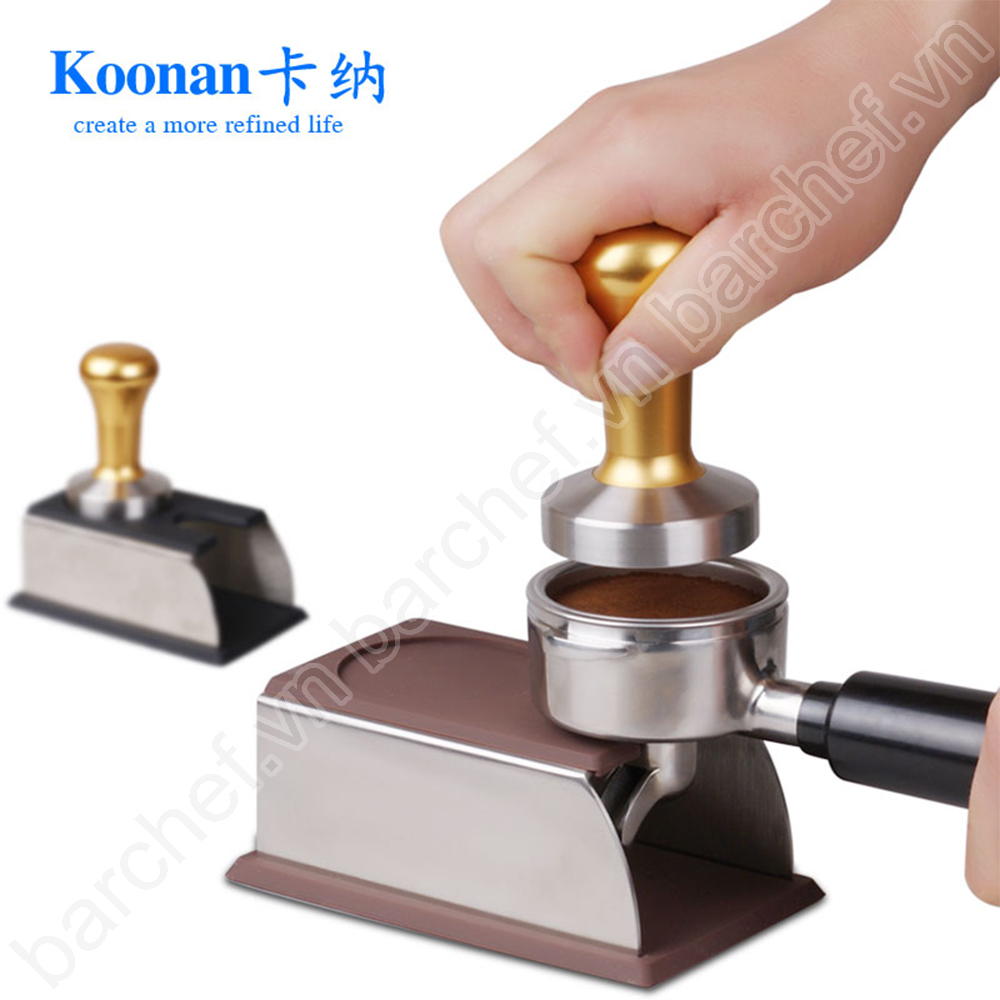 Đế lót Tamper Koonan (KN0402), khung inox, mặt cao su nâu